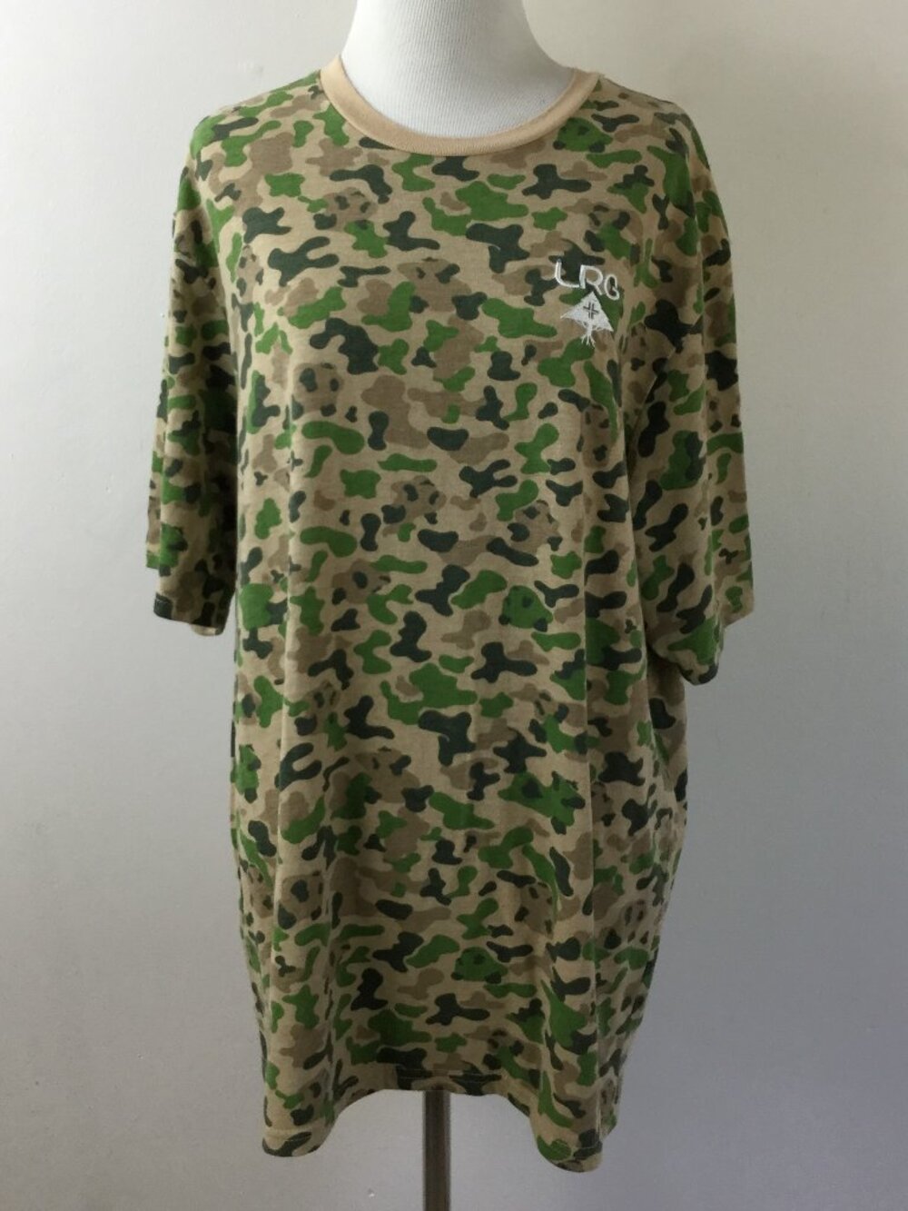 LRG (Lifted Research Group) Camo Tshirt l
